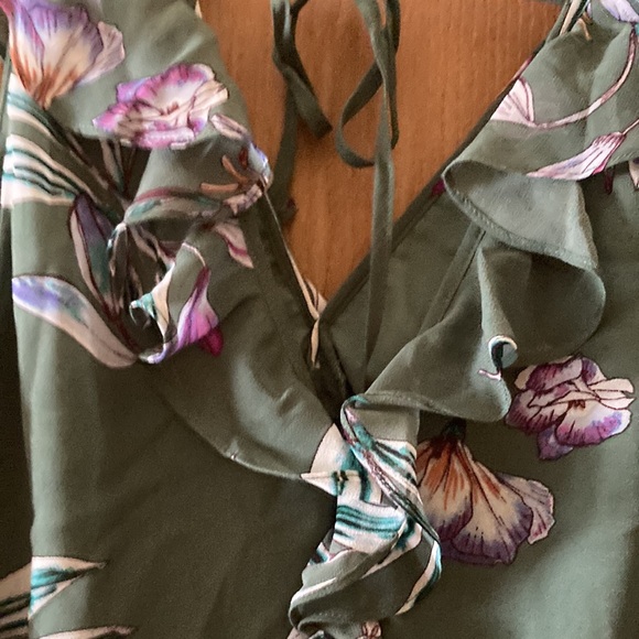 RACHEL Rachel Roy Odele Ruffle Dress very feminine.  Beautiful flowing fabric. - Picture 7 of 7